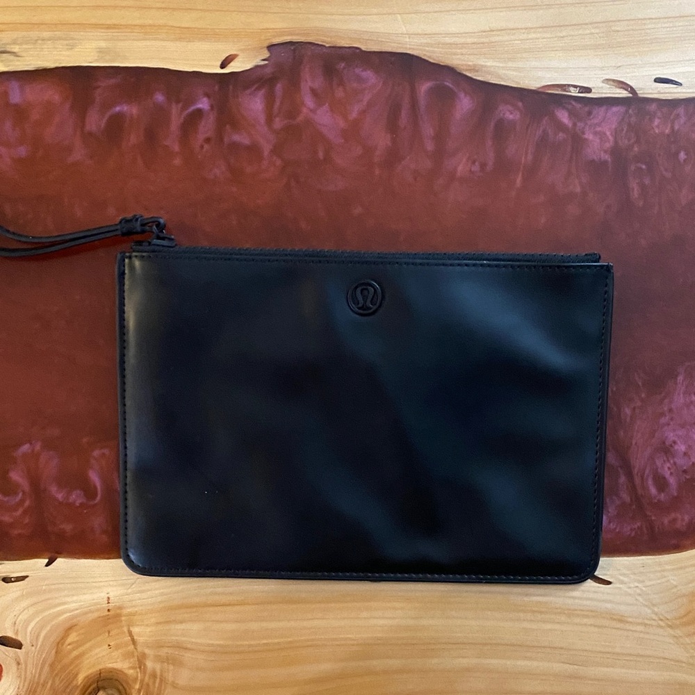 lululemon rare Black Wristlet neoprene